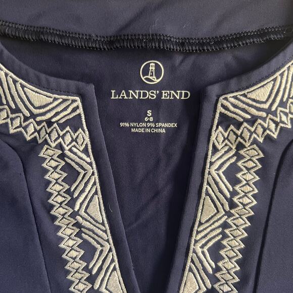 Lands’ End Women’s Rash Guard Swim Shirt Navy Embroidered V-Neck Size S (6-8) - Picture 2 of 6
